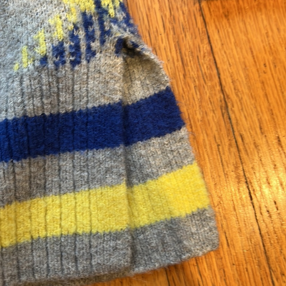 AQUA OVERSIZED SWEATER IN EUC - Picture 6 of 8